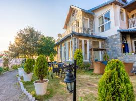 Casa De Bello, Nainital, Near Kainchi Dham，位于博瓦利的酒店