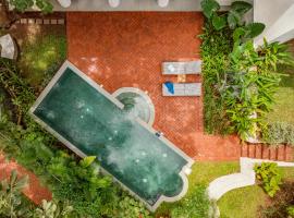 La Selva - 4BHK Luxury Villa in Assagao with Private Pool near Cafés & Soro Pub，位于阿斯高的酒店