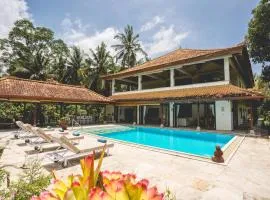 7 bedroom Villa Belanda Balian- 11 bedrooms available with villa next door