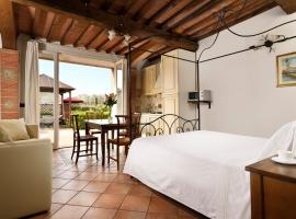 Hotiday Relais Costa degli Etruschi，位于瓦达的酒店