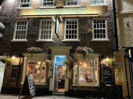 The Green Dragon at Bedale by OYO，位于比代尔的酒店
