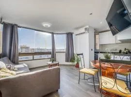 First Line with Views - 6 Guests