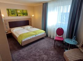 TRIP INN PostHotel Düren，位于都伦-埃菲尔的酒店