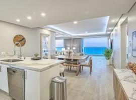 Luxury 2-Bed Condo At Encantame Towers