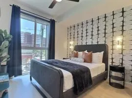 Cozy Downtown Spot, Gym, 5 min to Hospital) for field