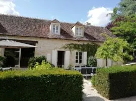 Gîte haut de gamme près de l'Abbaye de Noirlac - Séjour tout confort avec jardin et terrasses - FR-1-586-13