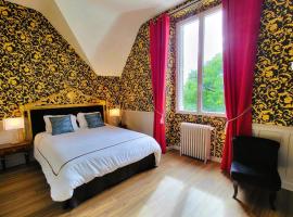 Chambre Royale au Château de la Rose avec Parking Privé - FR-1-591-766，位于Cluis的酒店