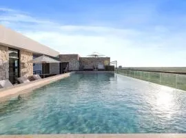 Strela, Penthouse with jacuzzi and ocean view