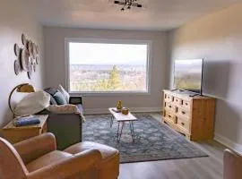 Spectacular City View on Grandview Ave