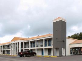 圆石/奥斯汀6号汽车旅馆，位于圆石城的酒店