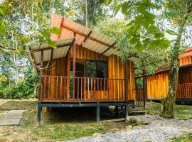 EcohoteL Casa de Astilla Cabañas，位于莫科阿的酒店