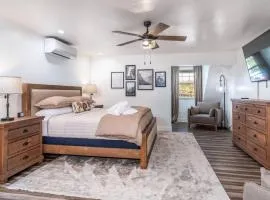 Emma's Escape King Suite with Plush Comforts