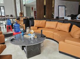 Marina Hotel Lạng Sơn，位于Kỳ Lừa的酒店