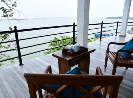 Dinuda Lagoon Hotel，位于卡尔皮蒂耶的酒店