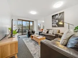 2-Bed with Pool, BBQ, Tennis Court & Parking