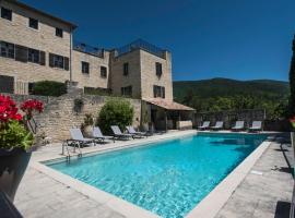 Logis Hôtel Les Hospitaliers，位于勒波埃拉瓦勒的酒店