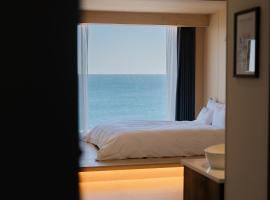 Hygge Hotel，位于西归浦市的酒店