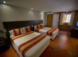 波萨达索根特酒店，位于伊瓜苏港的带泳池的酒店