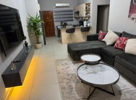 Home Very Close To CBD，位于哈博罗内的自助式住宿