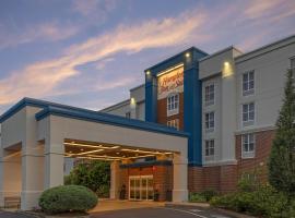 Hampton Inn & Suites by Hilton Plymouth，位于普里茅斯的酒店