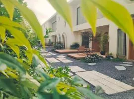 Tangyin Courtyard Hotel