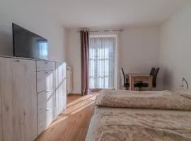 Chrysantihof - Apartment 369 mit POOL & SAUNA