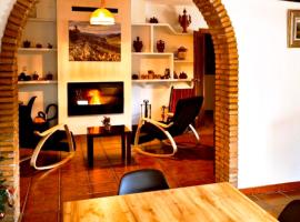 El Rinc&oacute;n del Guardal, Alojamiento Rural y Gu&iacute;as de Monta&ntilde;a，位于San Clemente的木屋