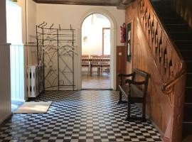 Villa Sophienschlösschen nahe Berlin - Exklusive Zeit zwischen 5 Seen mit großer Küche, gratis Sauna & 3500qm Garten，位于Marienwerder的酒店