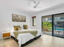 Laguna Edge - Tranquil Poolside Escape by the Sea