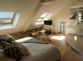 Aux 13 Arches-Logis Hôtel Restaurant，位于波尔特拜的酒店