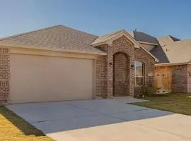 Prime Location Home Family & Business Ready