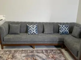 شقة غرفتين وصالة في سطح الفيلا للعائلات