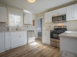 The Wild Fern Cottage with Firepit