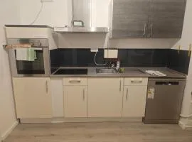 Work and Stay Plettenberg oben 6 Betten Dusche Küche Balkon Garten