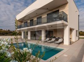 Beautiful Home In Vir，位于Kaštelina的酒店