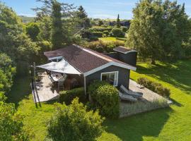 Charming Holiday Home Close To Beach And Forest，位于斯劳厄尔瑟的酒店