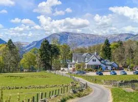 Glen Clova Lodges