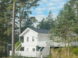 House With Forest And Beachside Location In Åhus，位于奥胡斯的酒店
