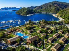 Rixos Premium G&ouml;cek - Adult Only，位于戈西克的带停车场的酒店