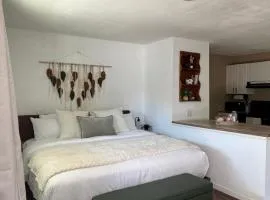 Cozy Studio with King Bed