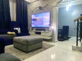 Peaceful & Convenient Home Opic Estate，位于Iseri的酒店