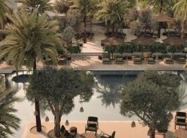 Luura Paros Cliff, Morgans Originals，位于帕罗斯岛的酒店