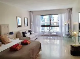 Studio Gray d'Albion - Cannes Rue d'Antibes - 2 Minutes walk from Beach, Palais des Festivals, Boulevard de la Croisette - Free Parking