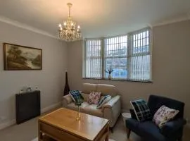 Bright Comfortable 1 Bedroom Flat