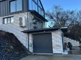 The Underground MOOTEL，位于Porumbacu de Jos的酒店