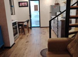 davit batoni small house，位于姆茨赫塔的酒店