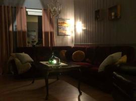 Leilighet i Damstien，位于Åsnes的酒店