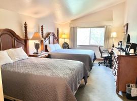 Double Queen Getaway at Zermatt Resort Near Park City - 3070，位于米德韦的酒店