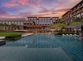 Courtyard by Marriott Bangkok Suvarnabhumi Airport，位于莱卡邦的带停车场的酒店