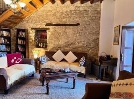 Charming 3-Bedroom Cottage in Heart of Vasa Koilaniou，位于Vasa Kilaniou的酒店